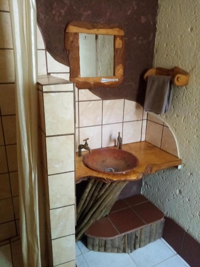 Hotel Bushwhacked Barberton Esterno foto